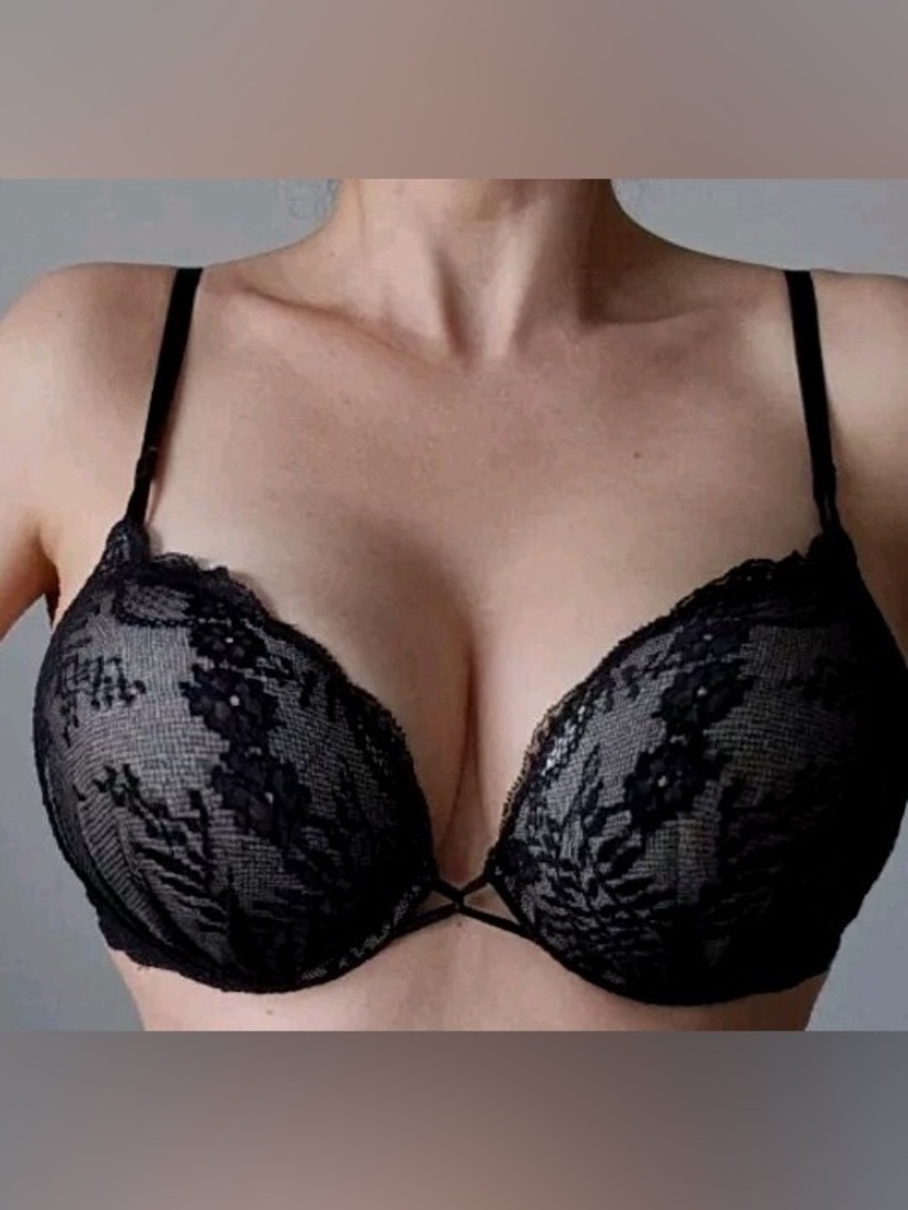 Victorias Secret Miraculous plunge Push-Up Bra with front twist straps 36D